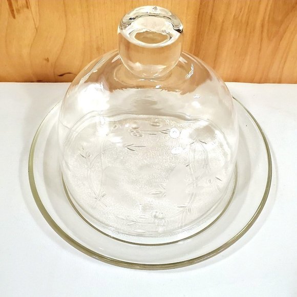 Princess House Heritage Etched Domed Butter Cheese Dish embossed design 1980s - Picture 3 of 9